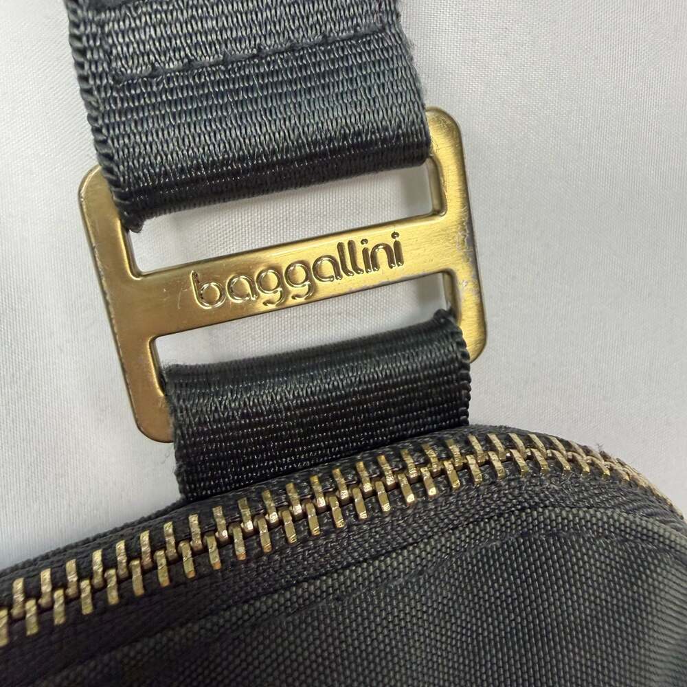 Baggallini Pocket Crossbody Bag Black Nylon with Gold Hardware - Picture 2 of 10
